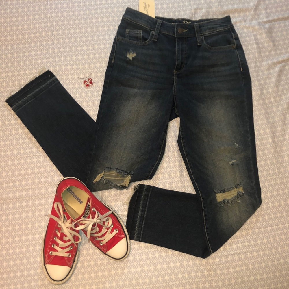 Universal Thread High Rise Straight Jeans 2/26R